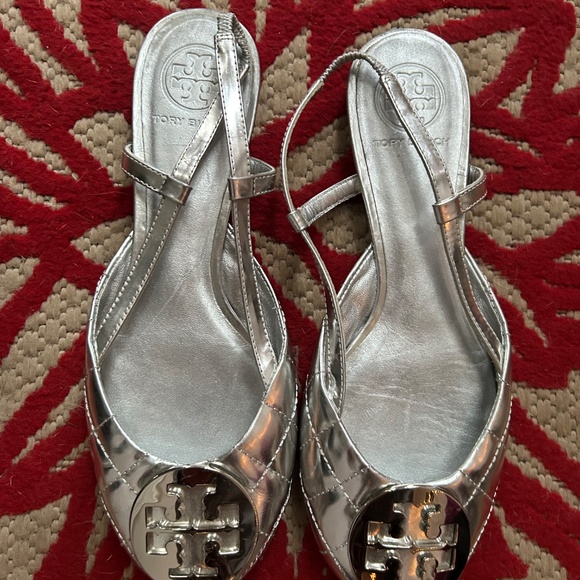 Tory Burch Quilted Silver Metallic Slingback “Reva” ballet flats Size 7M - Picture 4 of 6